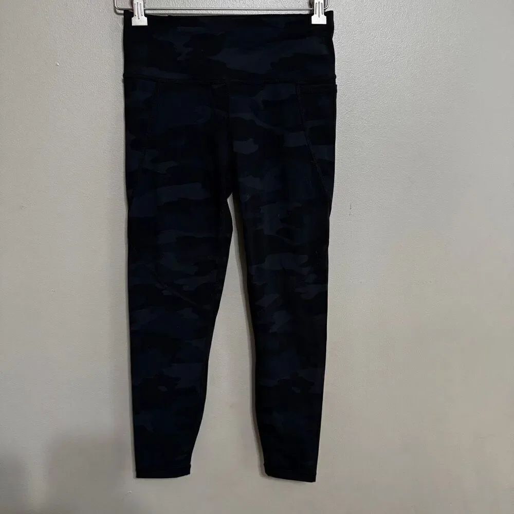 Sweaty Betty black camo 7/8 leggings size XS